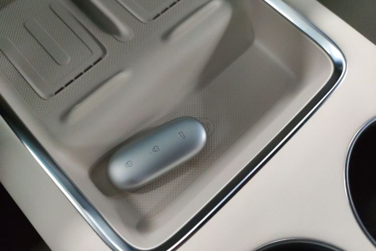 理想汽车 理想L9 2024款 Ultra中控内饰11