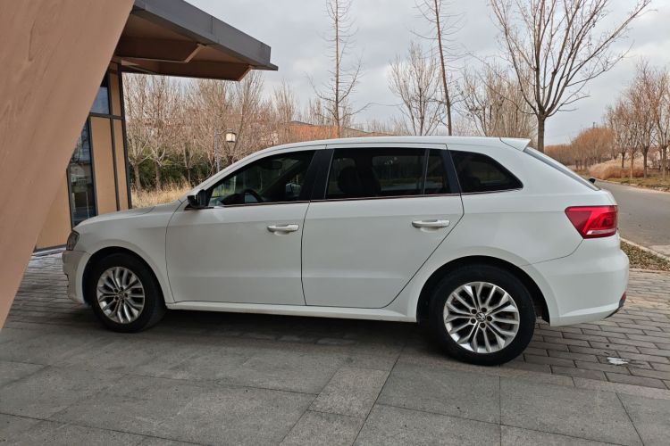 大众 朗行 2013款 1.4TSI 手动豪华型车身外观4