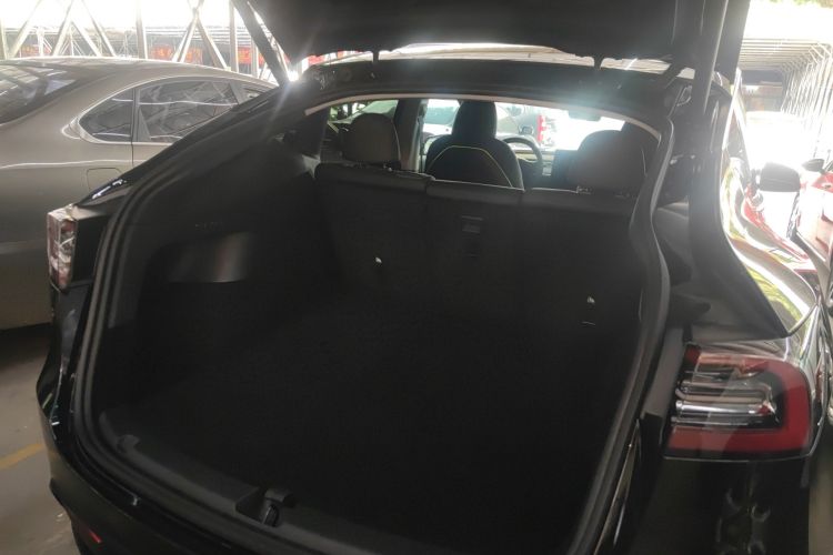 特斯拉 Model Y 2023款 高性能全轮驱动版局部细节23