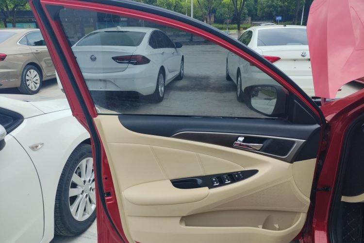 长安 逸动 2016款 1.6L 自动风尚型中控内饰47