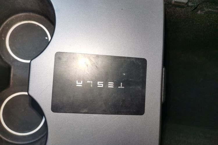 特斯拉 Model Y 2022款 后轮驱动版中控内饰11