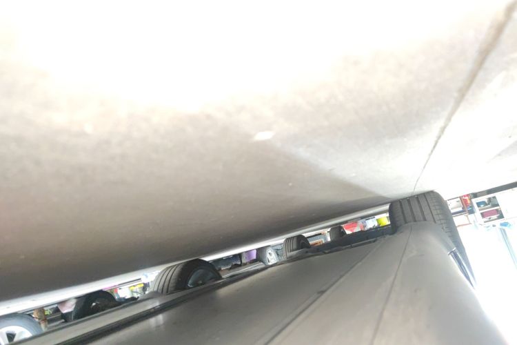 特斯拉 Model Y 2023款 高性能全轮驱动版局部细节9001