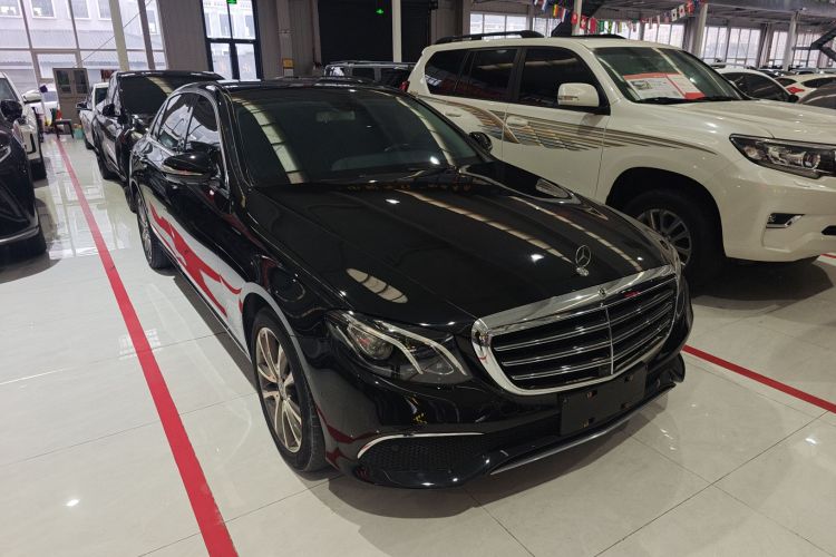 奔驰E级 2018款 改款 E 300 L 时尚型车身外观3