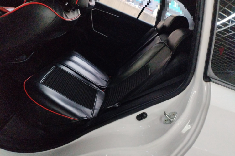 丰田 威兰达 2023款 2.0L CVT两驱领先版中控内饰7004