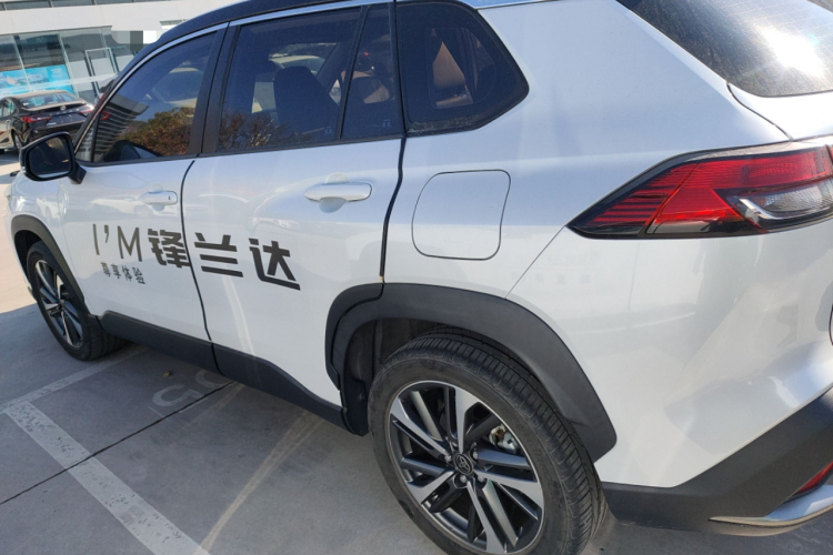 丰田 锋兰达 2022款 2.0L CVT豪华PLUS版车身外观4