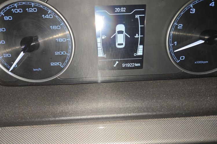 奇瑞 艾瑞泽5 2019款 1.5L 手动自在版 国V中控内饰15