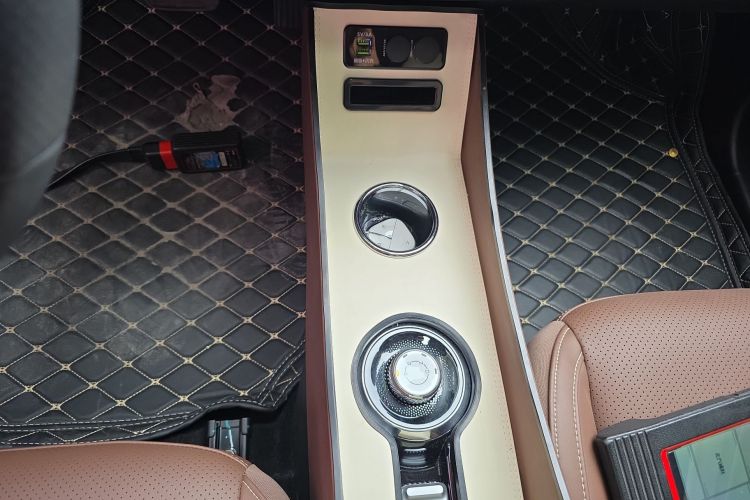 五菱汽车 五菱缤果 2023款 333km 灵犀互联款中控内饰18