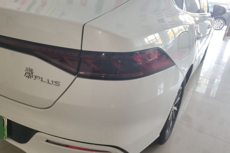 比亚迪 秦PLUS 2024款 荣耀版 DM-i 55KM领先型车身外观9