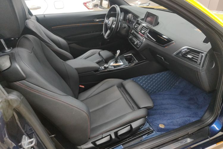 宝马2系(进口) 2018款 220i 敞篷轿跑车 运动设计套装局部细节41