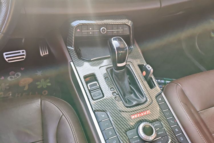 魏牌 VV7 2017款 2.0T 旗舰型中控内饰18