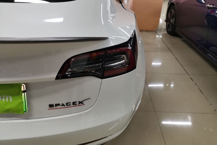 特斯拉 Model 3 2019款 标准续航后驱升级版车身外观9