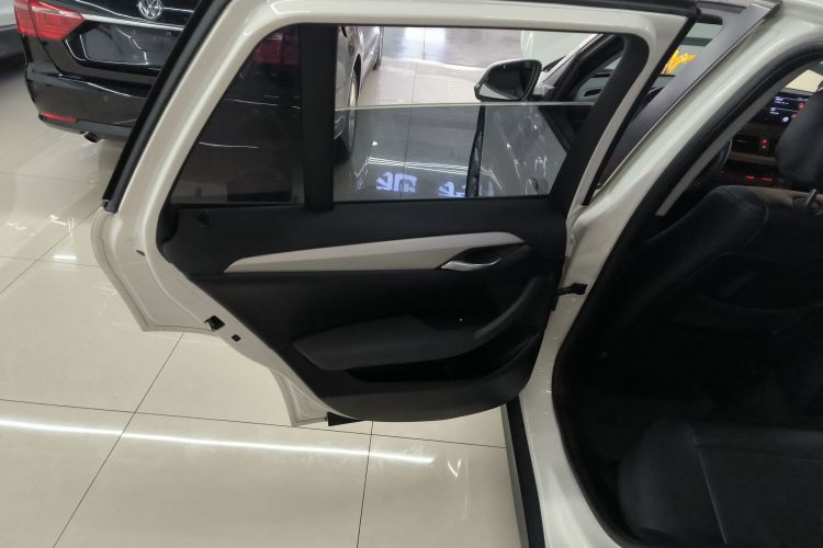 宝马X1 2014款 sDrive18i 时尚型中控内饰49