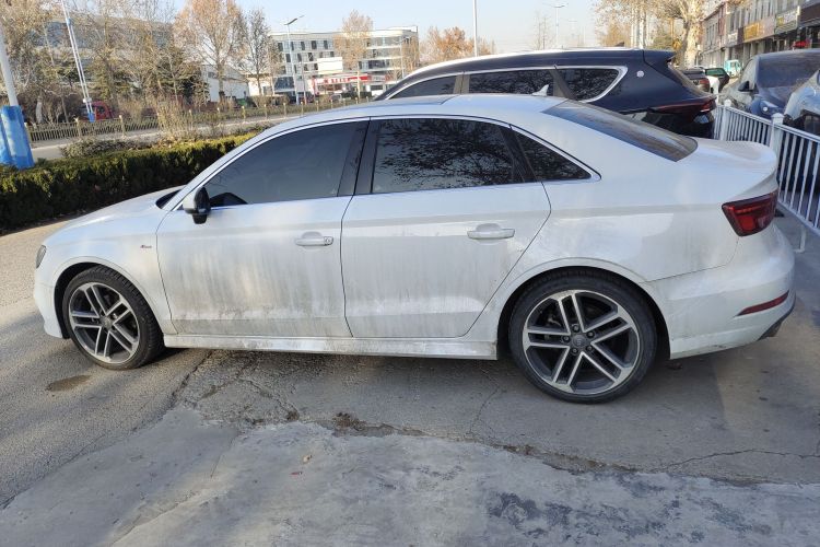 奥迪A3 2018款 30周年年型 Limousine 35 TFSI 运动型车身外观4