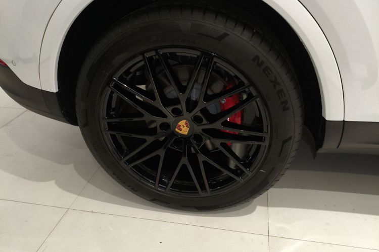 保时捷 2024款 Cayenne 3.0T车身外观6008