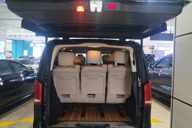 奔驰V级 2018款 V 260 尊贵版 国VI机舱底盘23