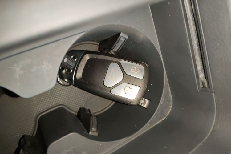 奥迪Q5L Sportback 2021款 40 TFSI 时尚型中控内饰11