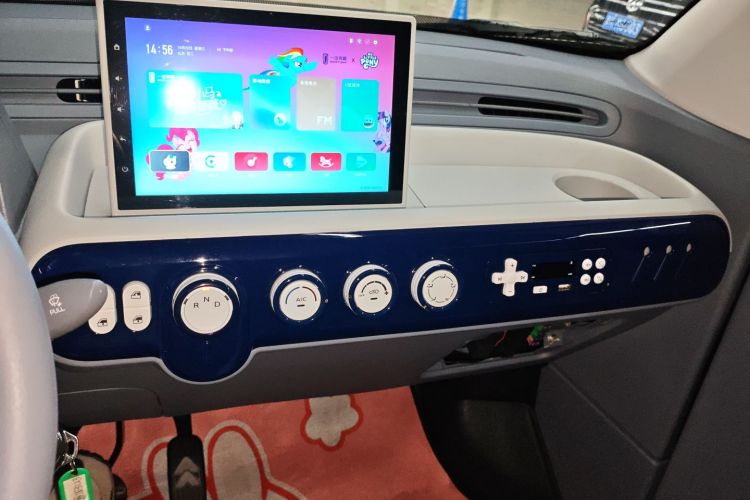 奔腾小马 2025款 222km 闪电马中控内饰16