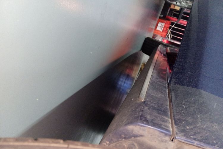 奔驰E级 2018款 E 300 L 运动豪华型局部细节9001