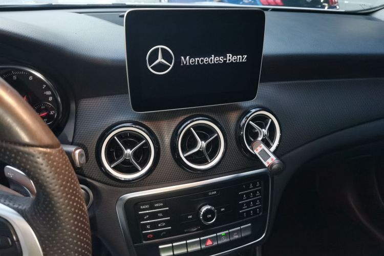 奔驰GLA 2019款 GLA 200 动感型局部细节16