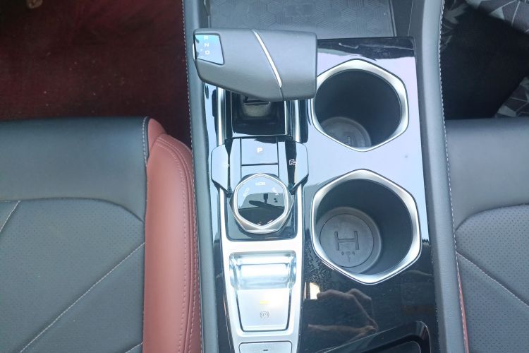 长安 逸动 2022款 PLUS 蓝鲸NE 1.4T GDI DCT旗舰版局部细节18