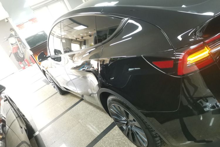 特斯拉 Model Y 2022款 改款 后轮驱动版车身外观4