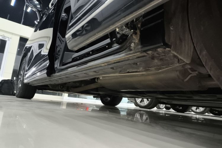 红旗HQ9 2023款 2.0T 智联旗享版局部细节9002