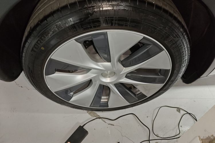 特斯拉 Model Y 2021款 标准续航后驱版车身外观6008