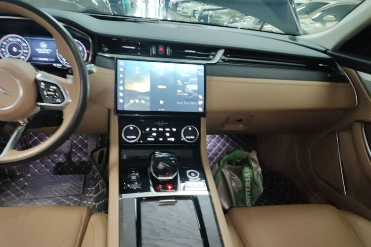 捷豹XFL 2022款 XFL 2.0T P250 两驱尊享豪华版局部细节16