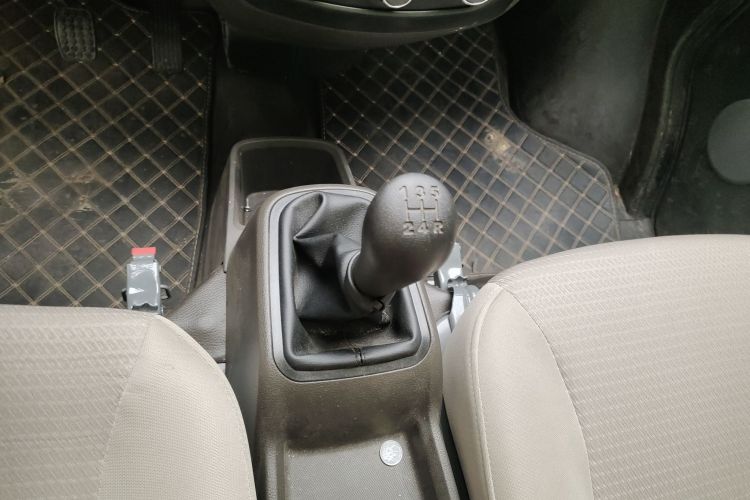 五菱汽车 五菱荣光S 2023款 1.5L 基本型封窗车 2座中控内饰18