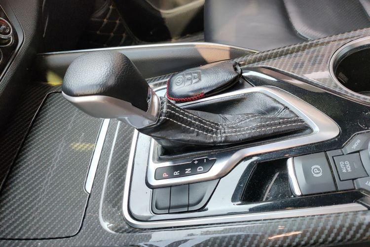 上汽大通MAXUS D90 2017款 2.0T 自动四驱 天狼星中控内饰18