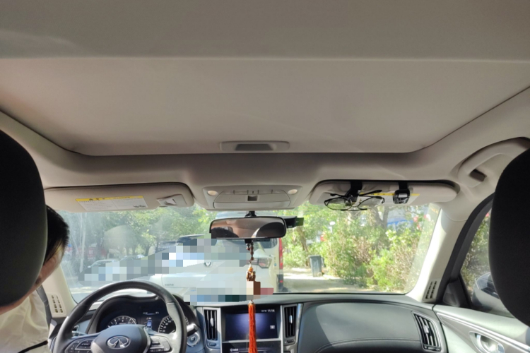英菲尼迪Q50L 2022款 2.0T 舒适版中控内饰22