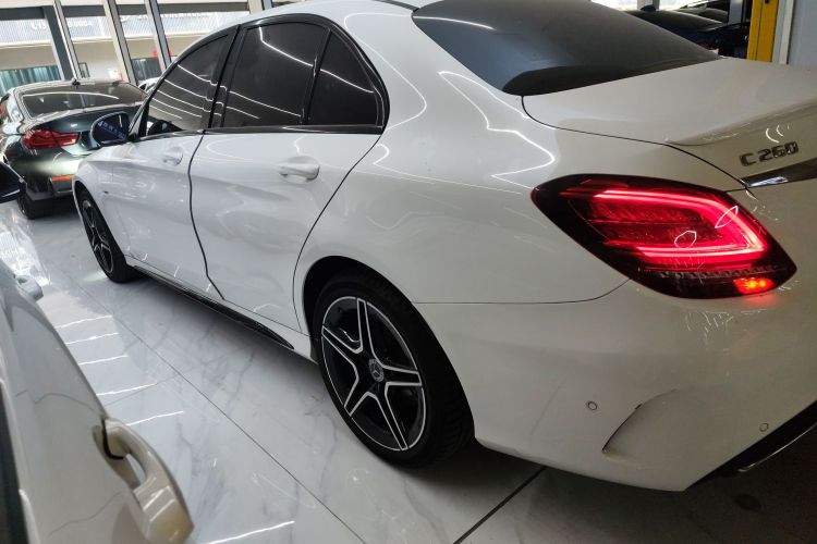 奔驰C级 2021款 C 260 星耀臻藏版车身外观4