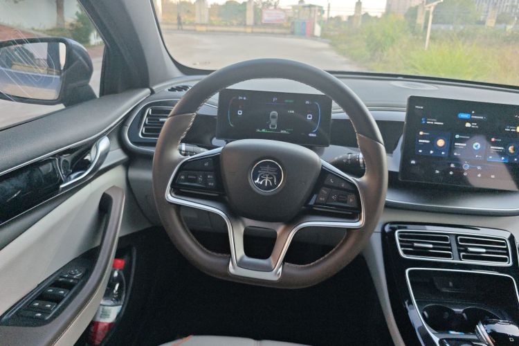 比亚迪 秦PLUS 2024款 荣耀版 EV 420KM领先型中控内饰13