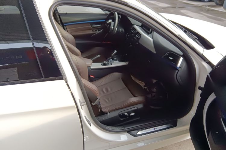 宝马3系 2019款 320i M运动套装局部细节41