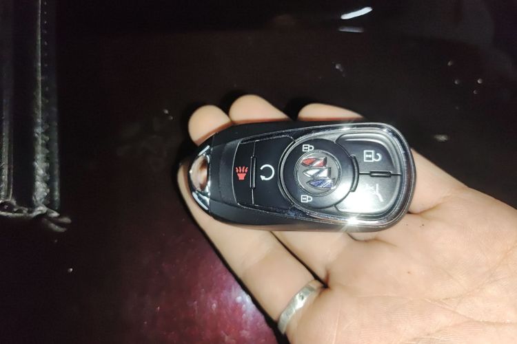 别克 昂科旗 2020款 28T 四驱Avenir艾维亚中控内饰7001