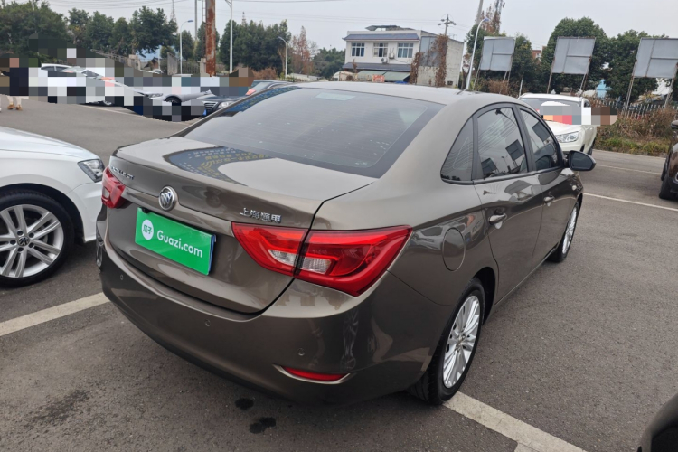 别克 英朗 2015款 15N 自动精英型车身外观7