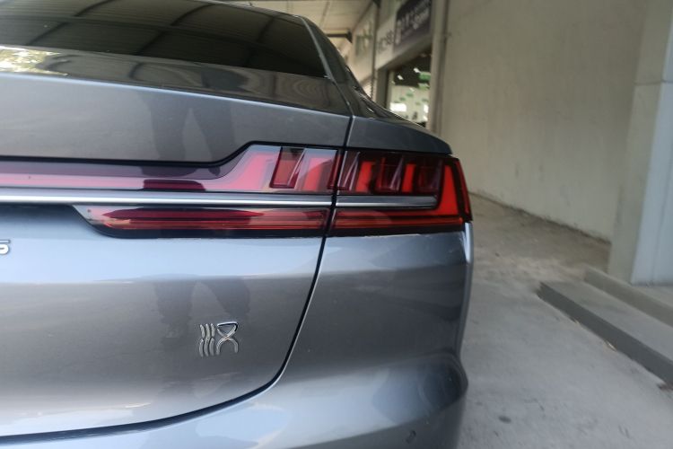 比亚迪 汉 2021款 EV 标准续航版豪华型车身外观9