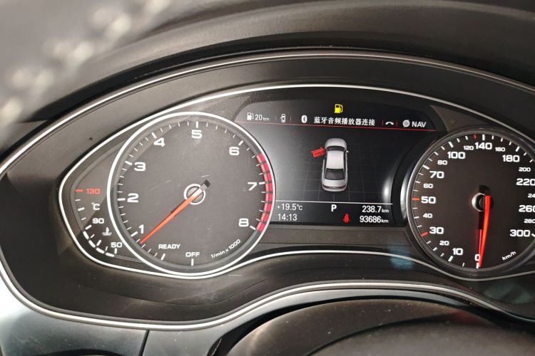 奥迪A6L 2018款 30周年年型 45 TFSI quattro 运动型中控内饰14