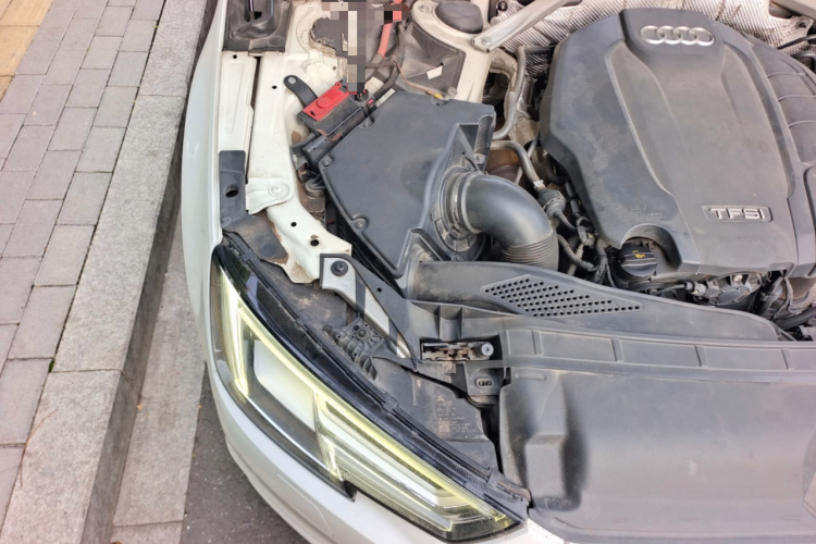 奥迪A4L 2017款 45 TFSI quattro 风尚型局部细节9006