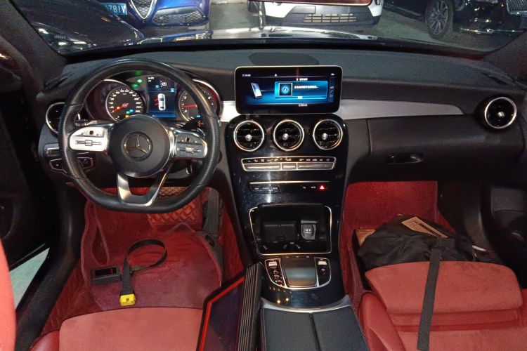 奔驰C级 2019款 C 260 运动版中控内饰12