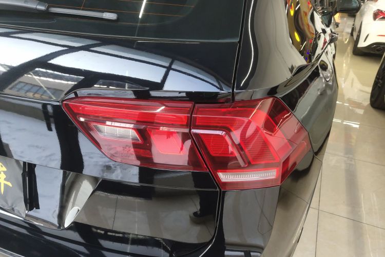 大众 途观L 2018款 改款 330TSI 自动两驱豪华版车身外观9