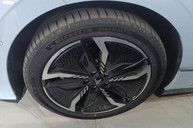 岚图汽车 岚图追光 2023款 四驱长续航版车身外观6007