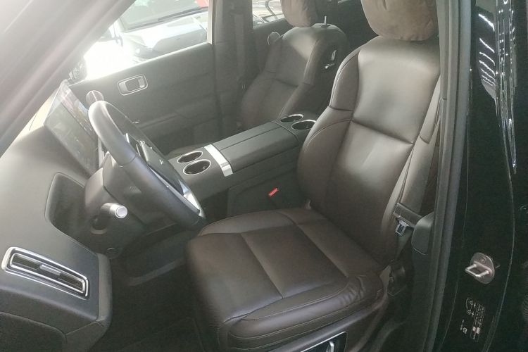 理想汽车 理想L9 2022款 Max中控内饰19