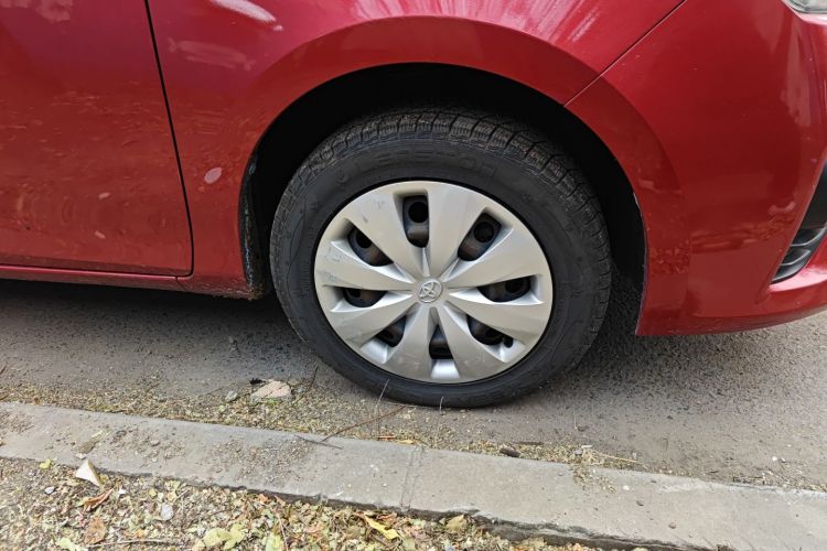 丰田 YARiS L 致炫 2014款 1.3E 自动魅动版车身外观10