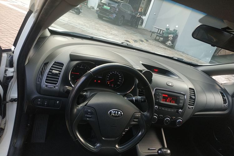 起亚K3 2016款 1.6L 自动GLS中控内饰12