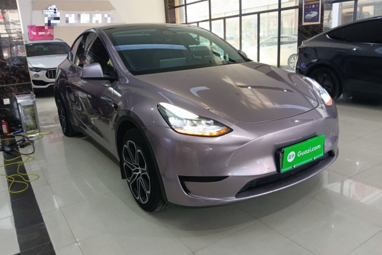 特斯拉 Model Y 2023款 后轮驱动版车身外观3