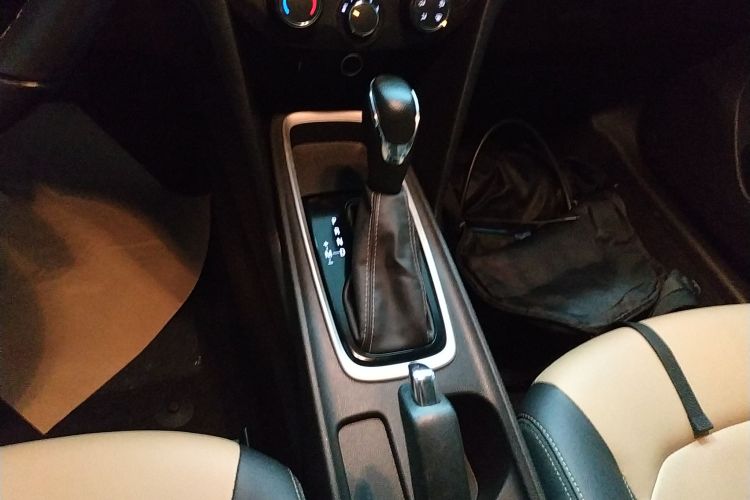 雪佛兰 科鲁泽 2022款 320 自动悦享天窗版中控内饰18