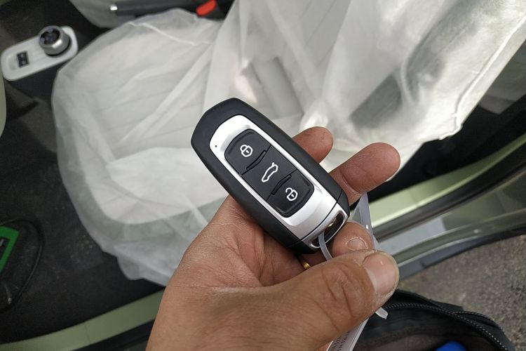 吉利银河 2025款 210km 熊猫骑士中控内饰11