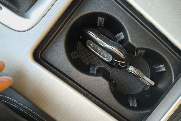 吉利汽车 博越 2016款 1.8TD 自动智慧型中控内饰7001