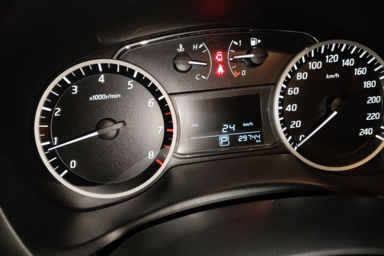 日产 轩逸 2024款 经典 1.6XE CVT舒适版中控内饰15